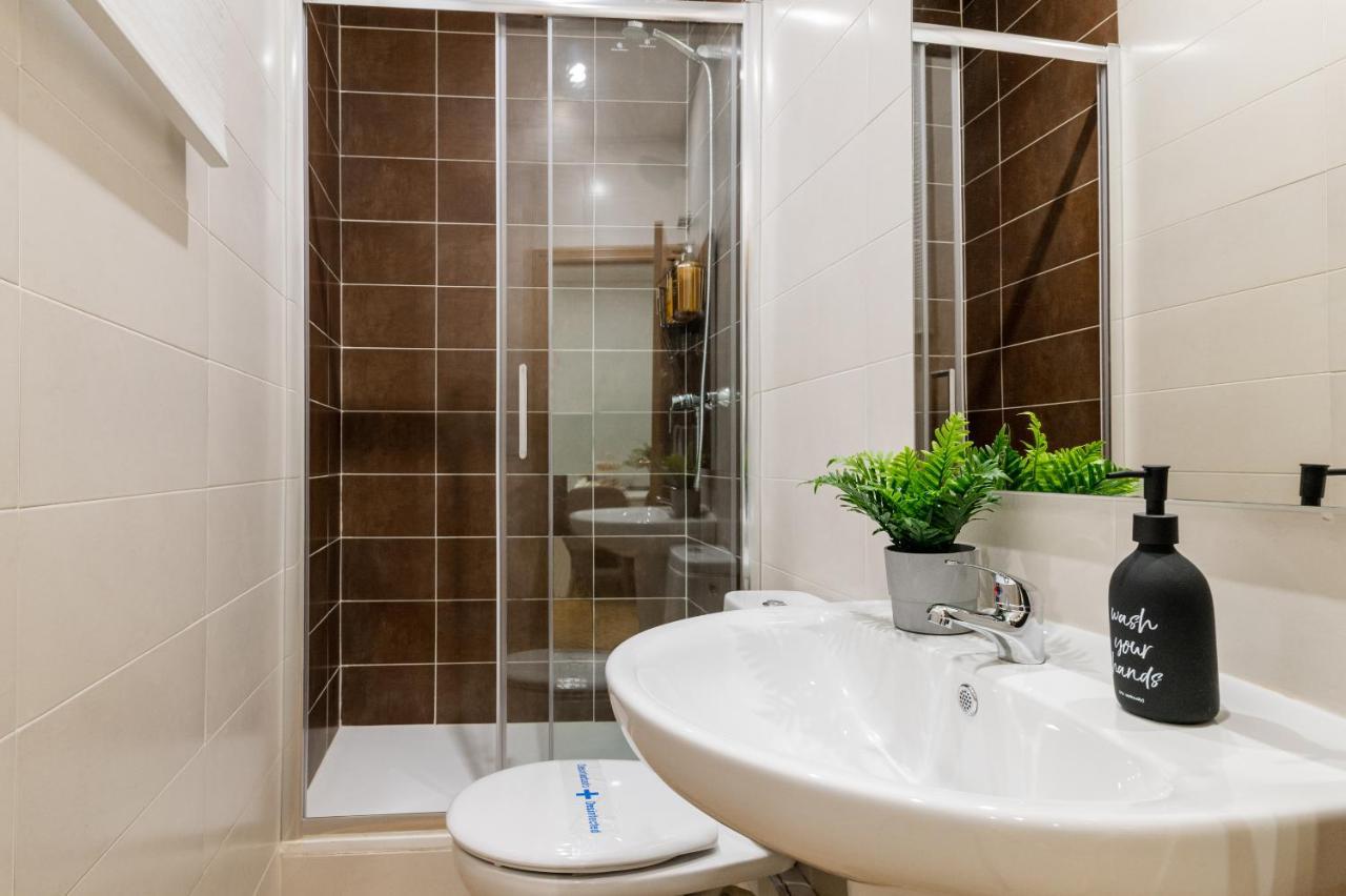 Centrico Apartamento Con 3 Banos En Puerta Del Sol Y Atocha Madrid Esterno foto