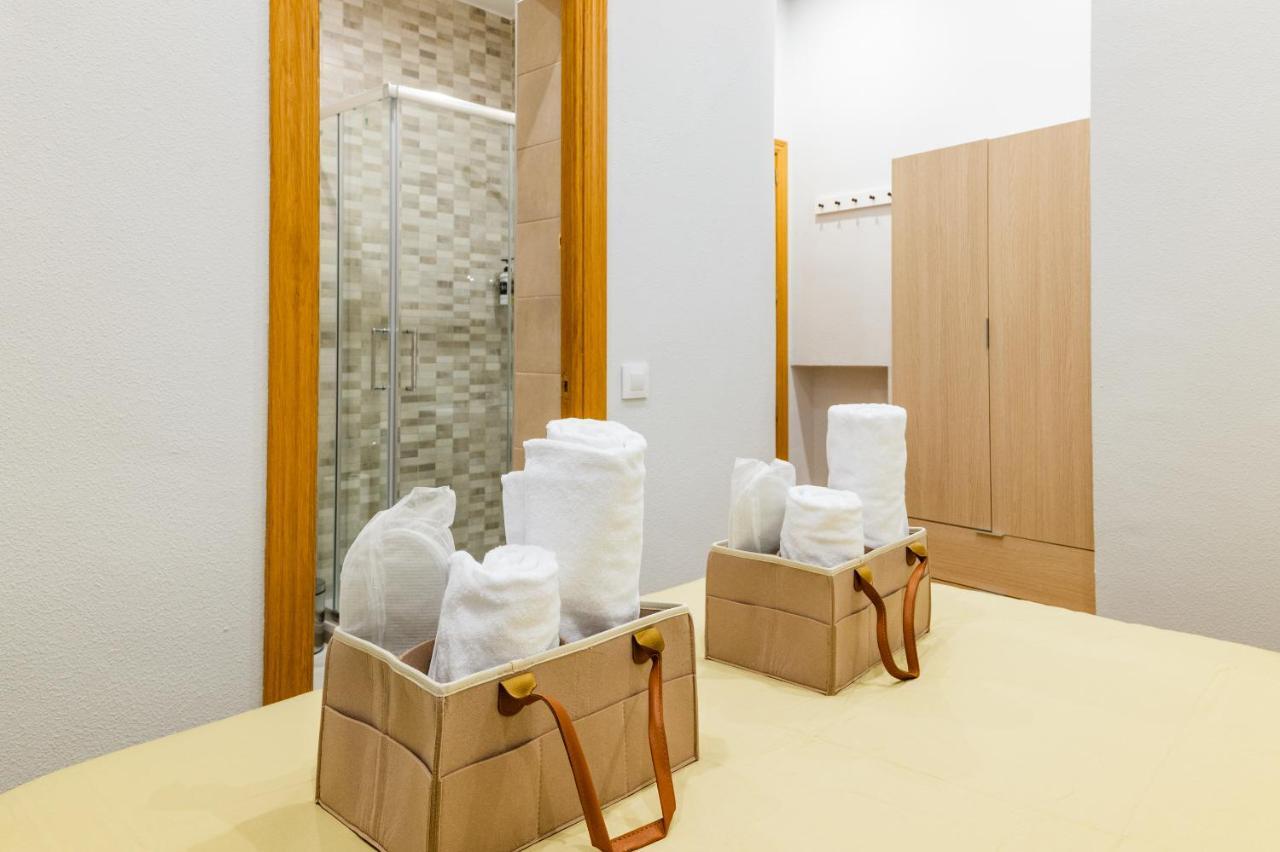 Centrico Apartamento Con 3 Banos En Puerta Del Sol Y Atocha Madrid Esterno foto