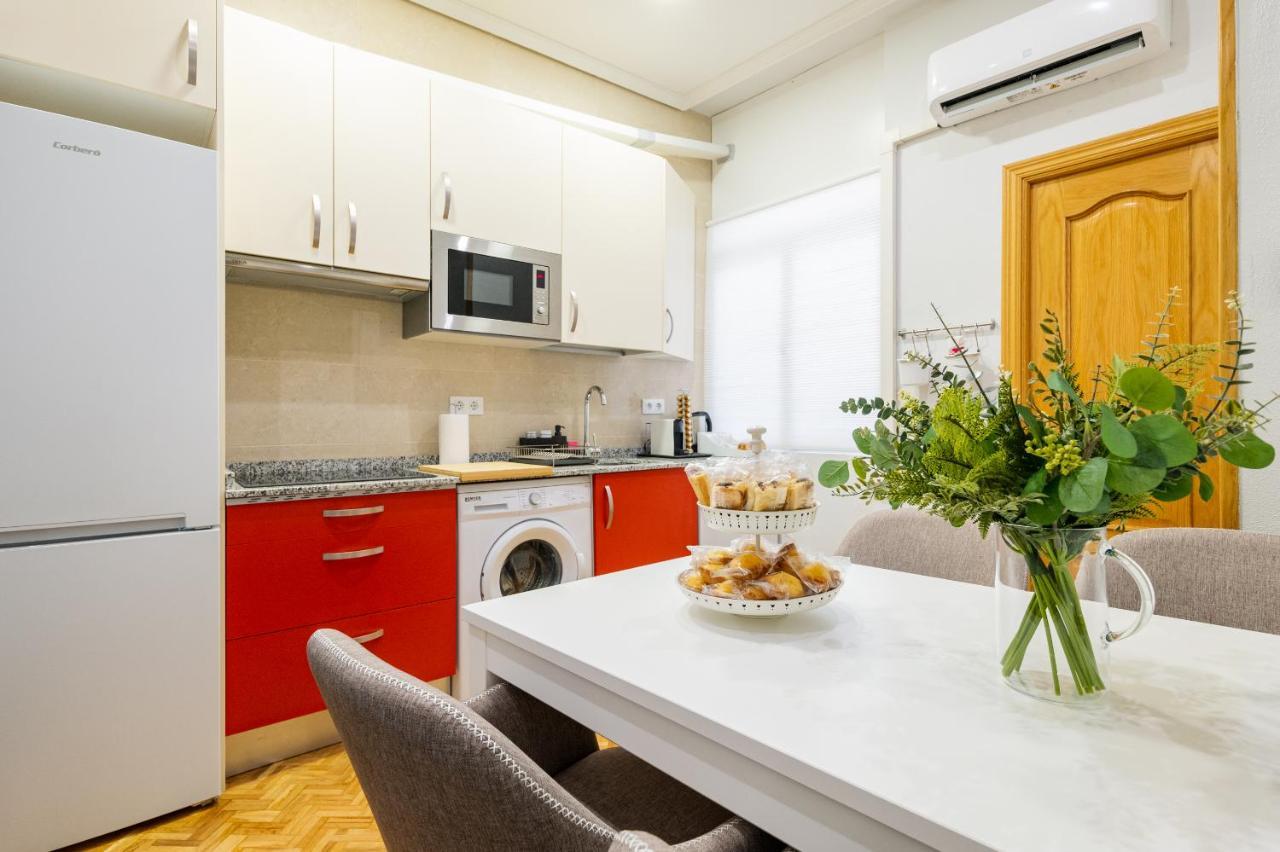 Centrico Apartamento Con 3 Banos En Puerta Del Sol Y Atocha Madrid Esterno foto